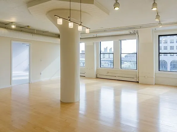 210 South St #4, Boston, MA 02111