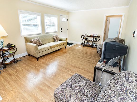 5th image of 305 Harper Ave