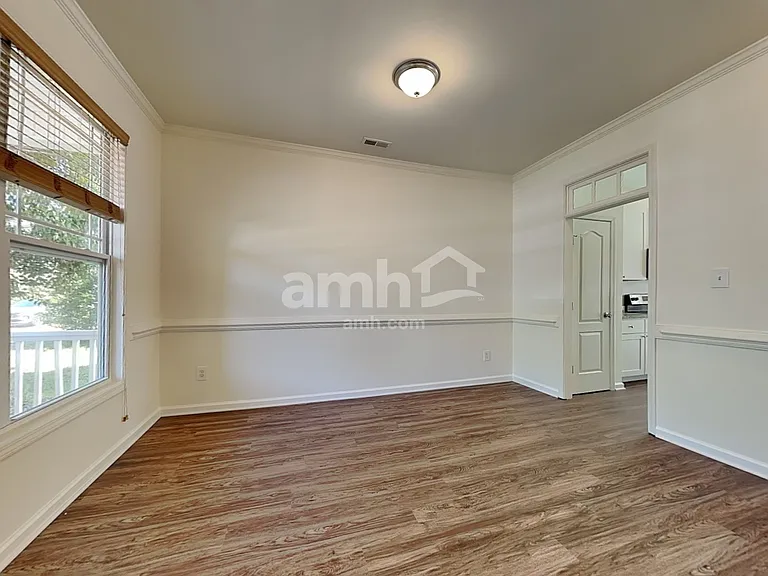 1119 Bridlemine Dr — Photo 6