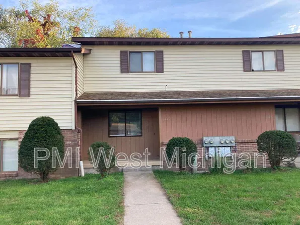 6081 In The Pines Dr SE, Grand Rapids, MI 49548