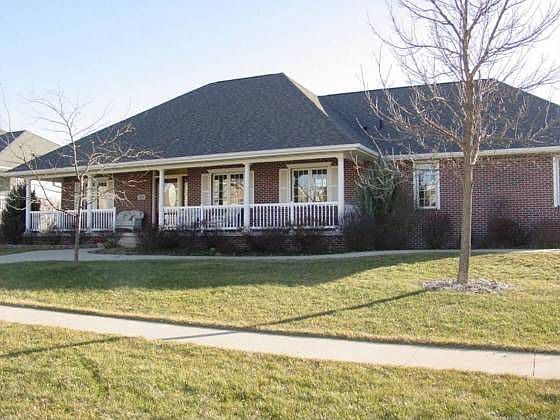 1st image of 2805 Glen Oaks Dr