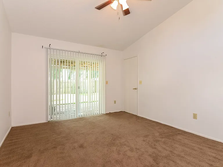 1124 Blufield Ave — Photo 9
