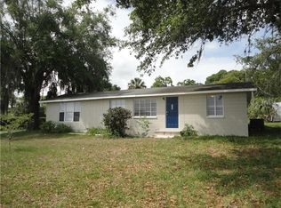 290 Lakeshore Dr, Umatilla, FL 32784