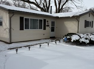 1905 Greentree Rd, Springfield, IL 62703