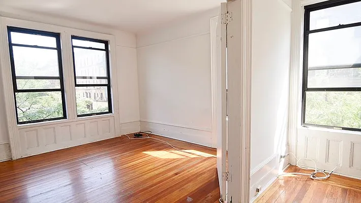 Rented by Park Property Advisors | media 2