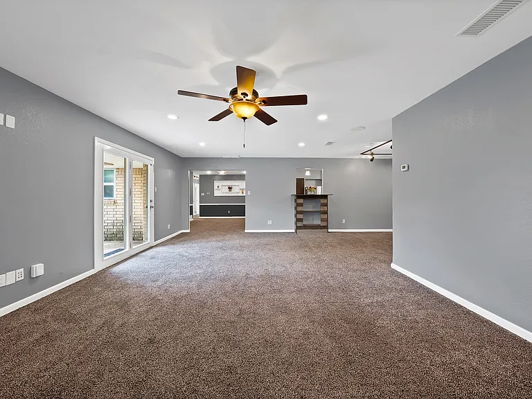 1103 Wildwood Dr — Photo 14