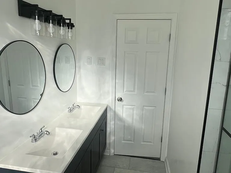 8445 S Ingleside Ave — Photo 5