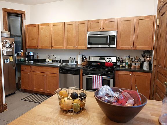 Eat-in kitchen