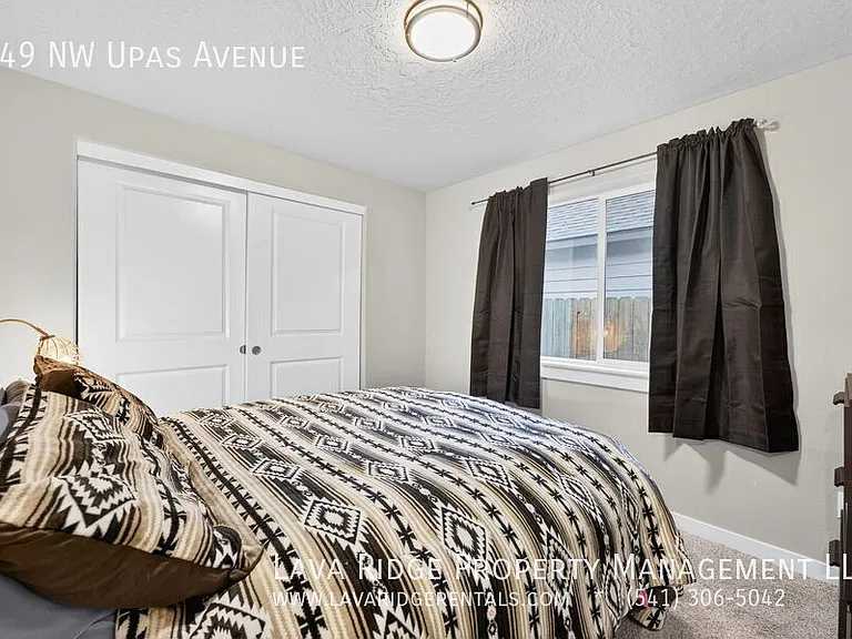 949 NW Upas Ave — Photo 9