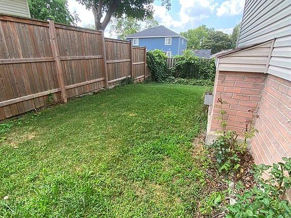 5th image of 1087 Brookview Cres