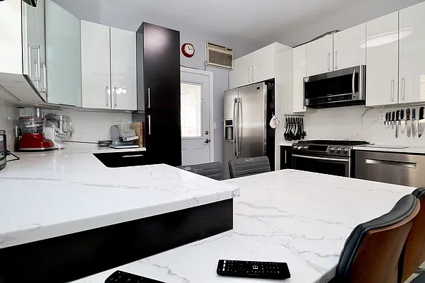 Sold by Remax Edge | media 16
