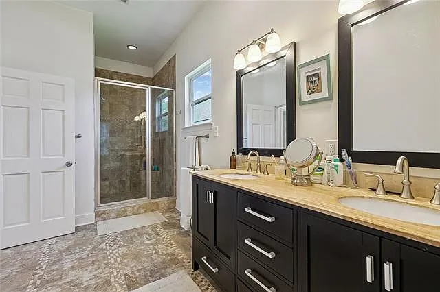 2801 Calhoun St — Photo 14