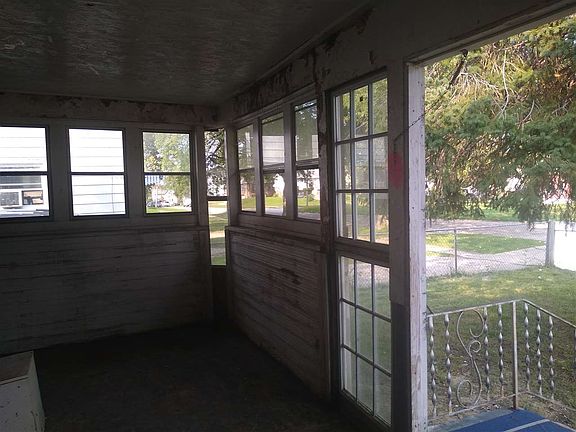 5th image of 915 West St