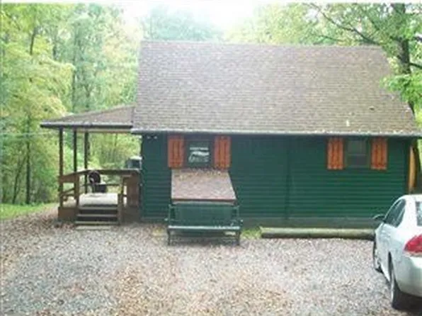 166 Creekside Ln, Slippery Rock, PA 16057