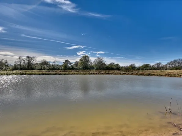 16204 Mathis Rd, Waller, TX 77484