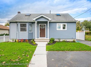 63 Irving Pl, Belford, NJ 07718