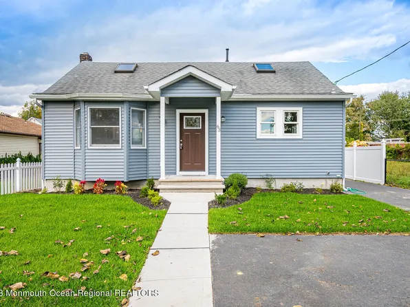 63 Irving Place, Belford, NJ 07718