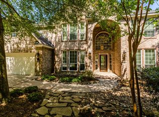 106 Capstone Cir, The Woodlands, TX 77381