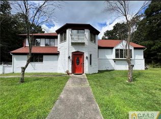 200 Old Forge Rd, Monroe Township, NJ 08831