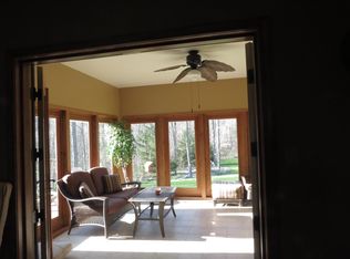 2568 Hawthorne Dr, Port Washington, WI 53074