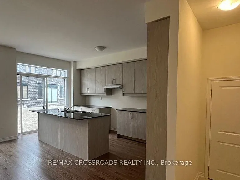 22 Blick Cres — Photo 5
