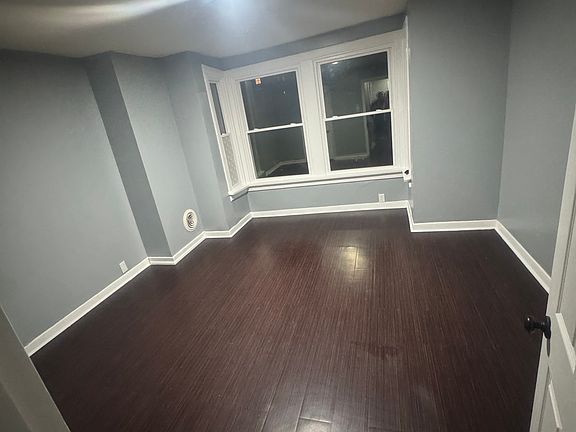 5th image of 1609 Berryhill St #1