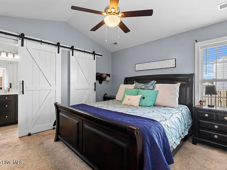 301 Pine Ridge Ln — Photo 16