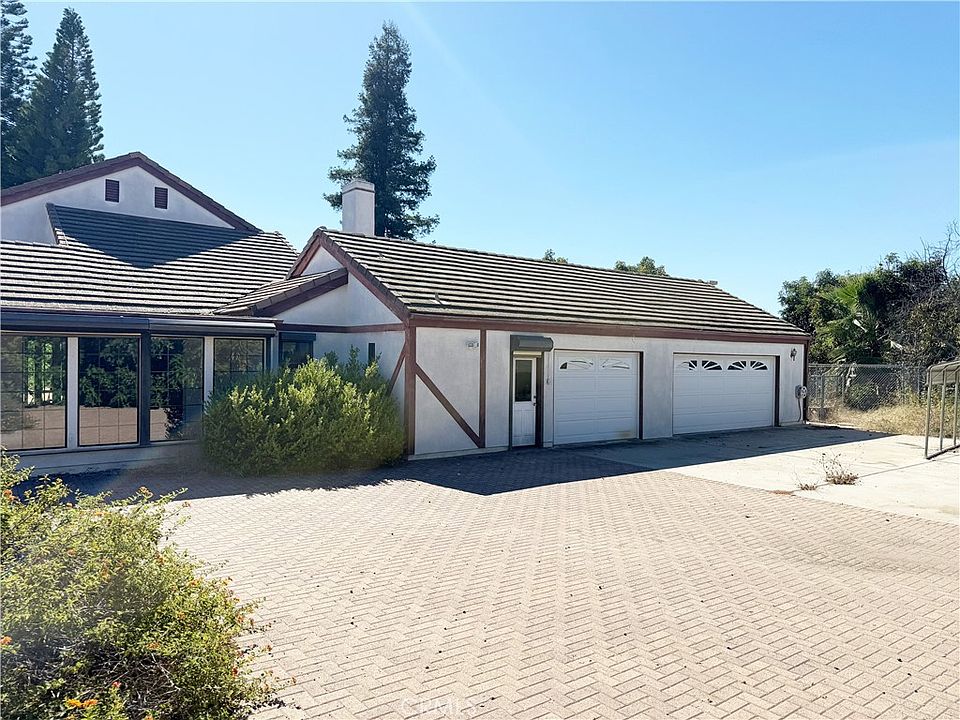 1st image of 44775 De Luz Rd