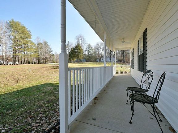 2nd image of 176 Big Country W