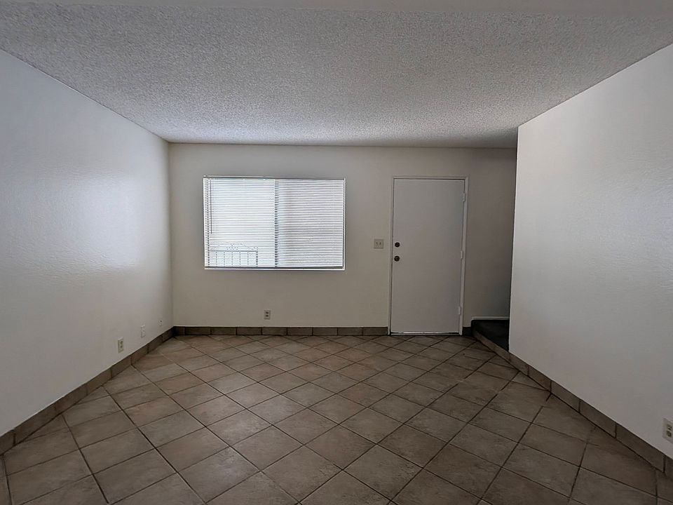 1st image of 16119 Prairie Ave APT 1