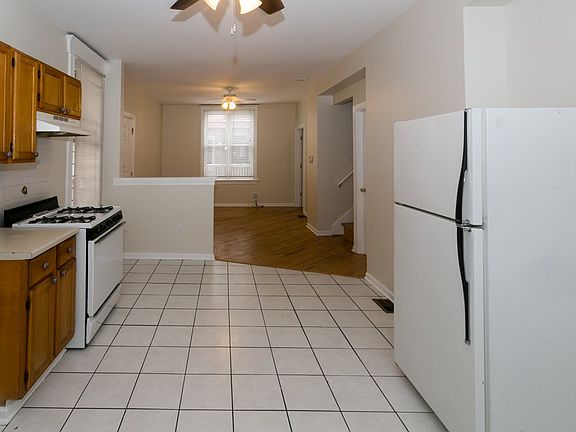 4th image of 2451 N Avers Ave Unit Ch