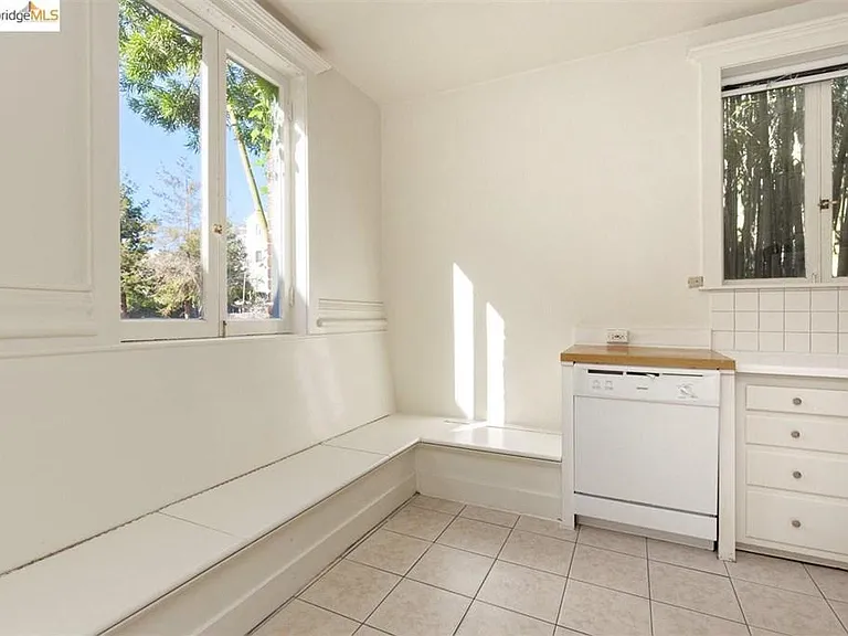 2533 Ridge Rd #A — Photo 15