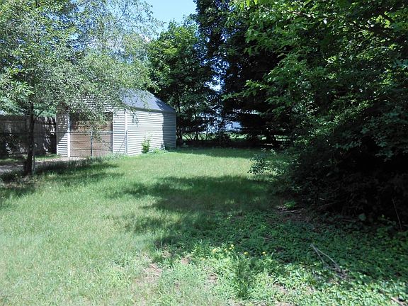 3rd image of 435 Cornell Dr