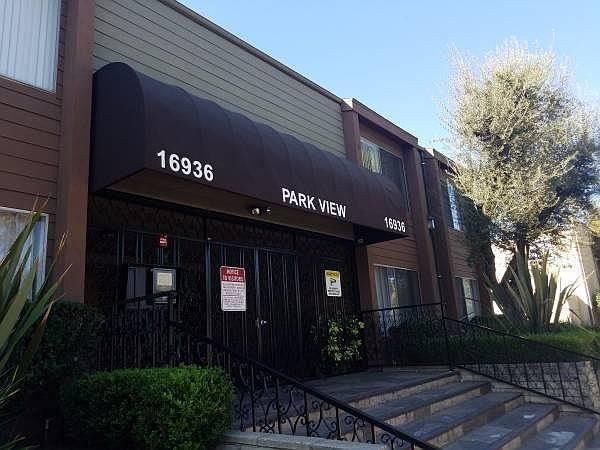 1st image of 16939 Burbank Blvd