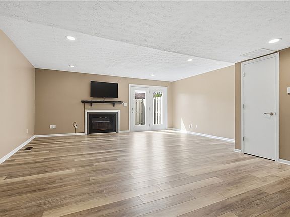 4th image of 2136 Hewitt Ave #2136