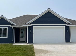 212 Century Ln, Silver Lake, MN 55381