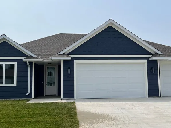 212 Century Ln, Silver Lake, MN 55381