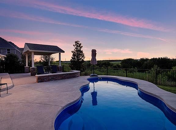 2nd image of 4461 Vista Terrace Dr