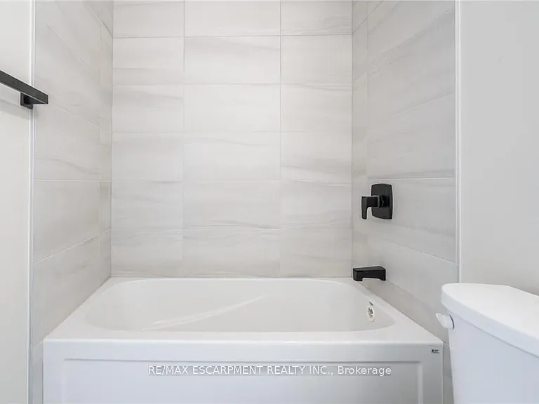 9 Munn St #A — Photo 15