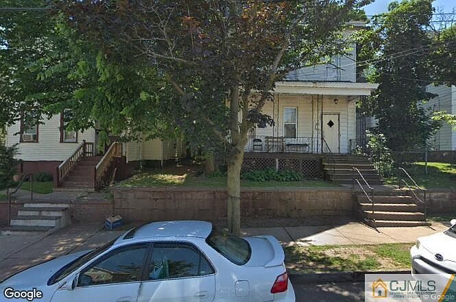 2nd image of 212 Townsend St