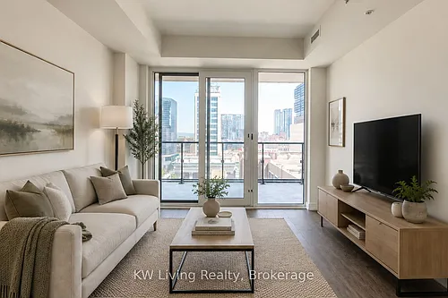75 James St S Photo 1