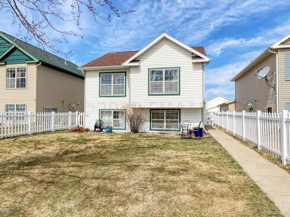1903 58th Ave S, Fargo, ND 58104