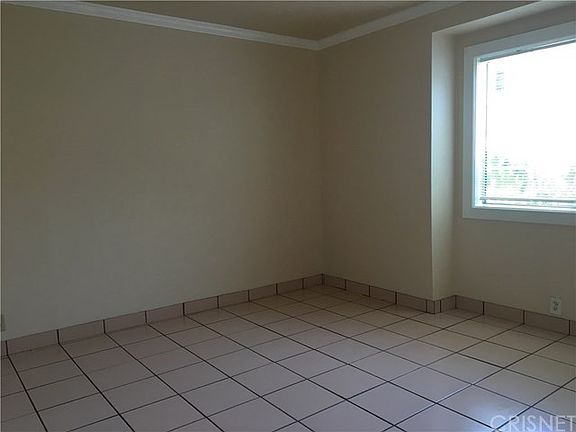 4th image of 6914 Hinds Ave