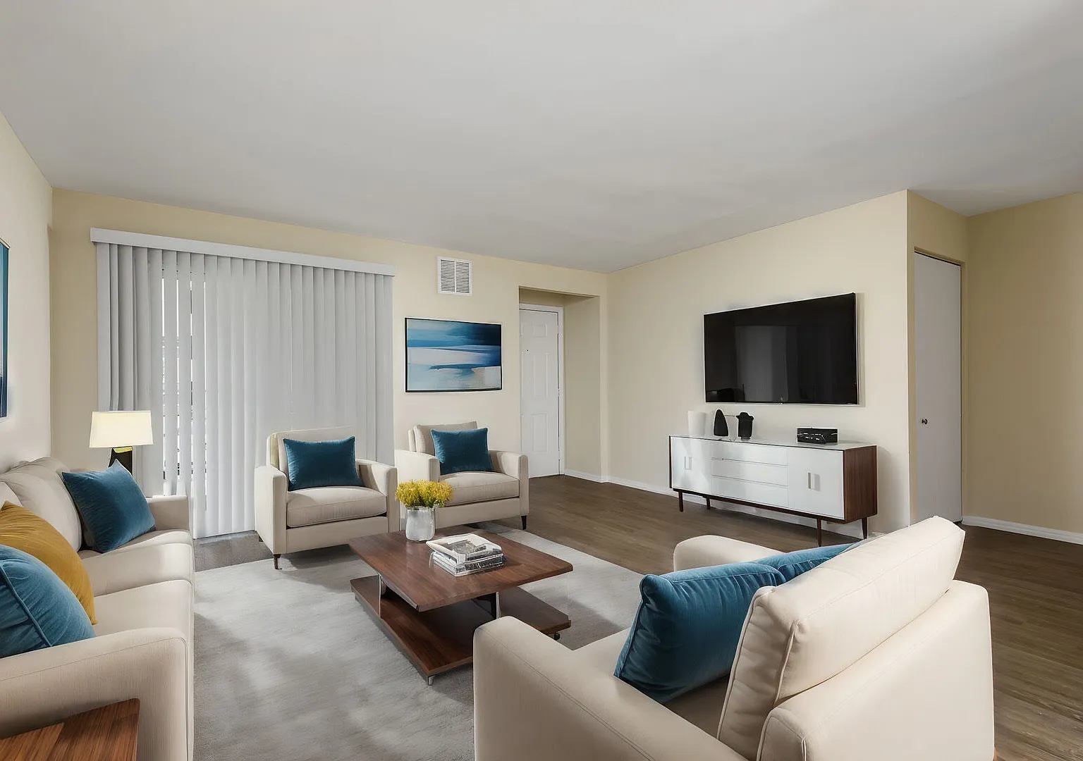Hillside Apartments — Photo 4