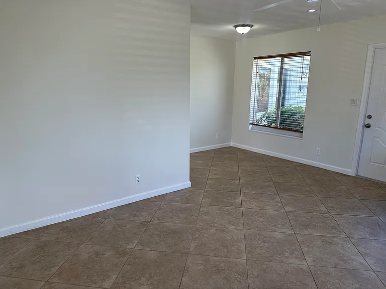 1632 NE 56th Ct — Photo 5