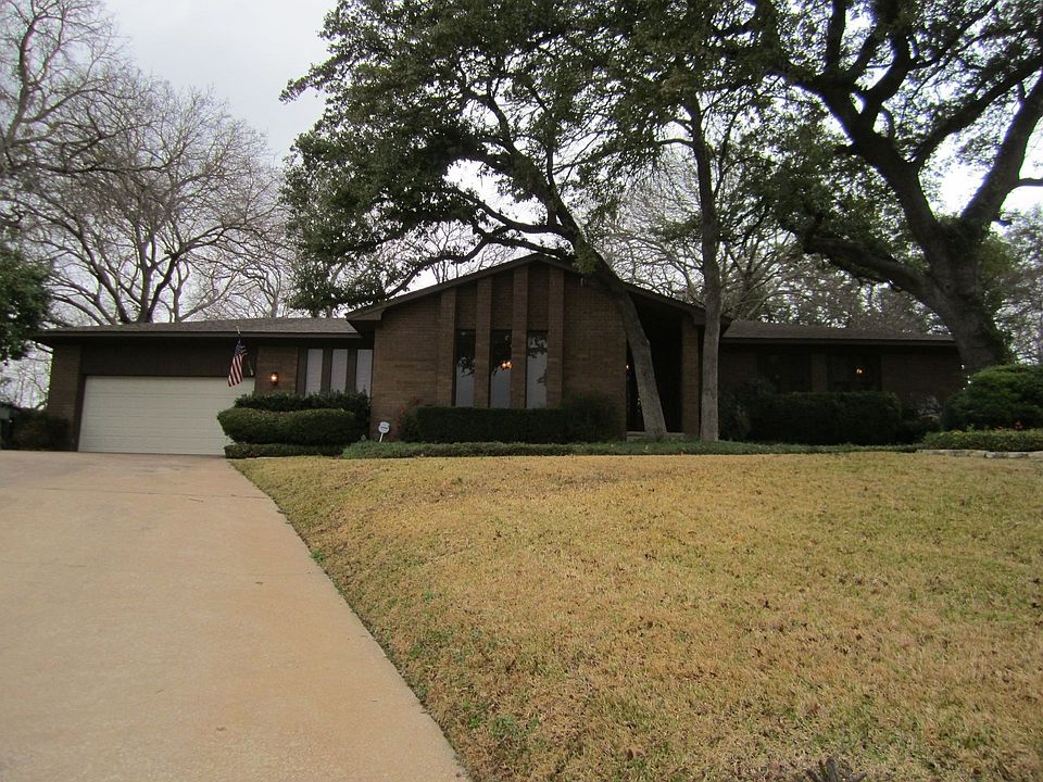 1st image of 3914 Robinhood Dr