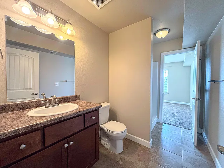 1411 Genesis Dr #6 — Photo 9