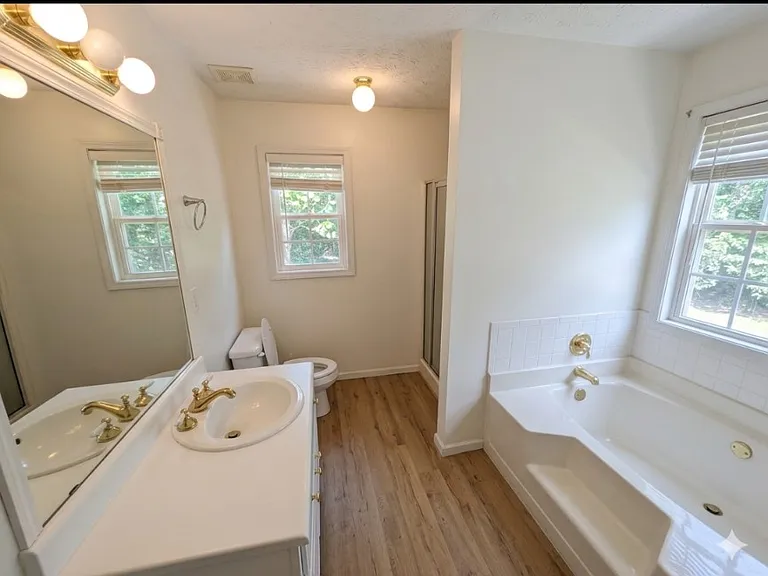 344 Creekview Dr — Photo 11
