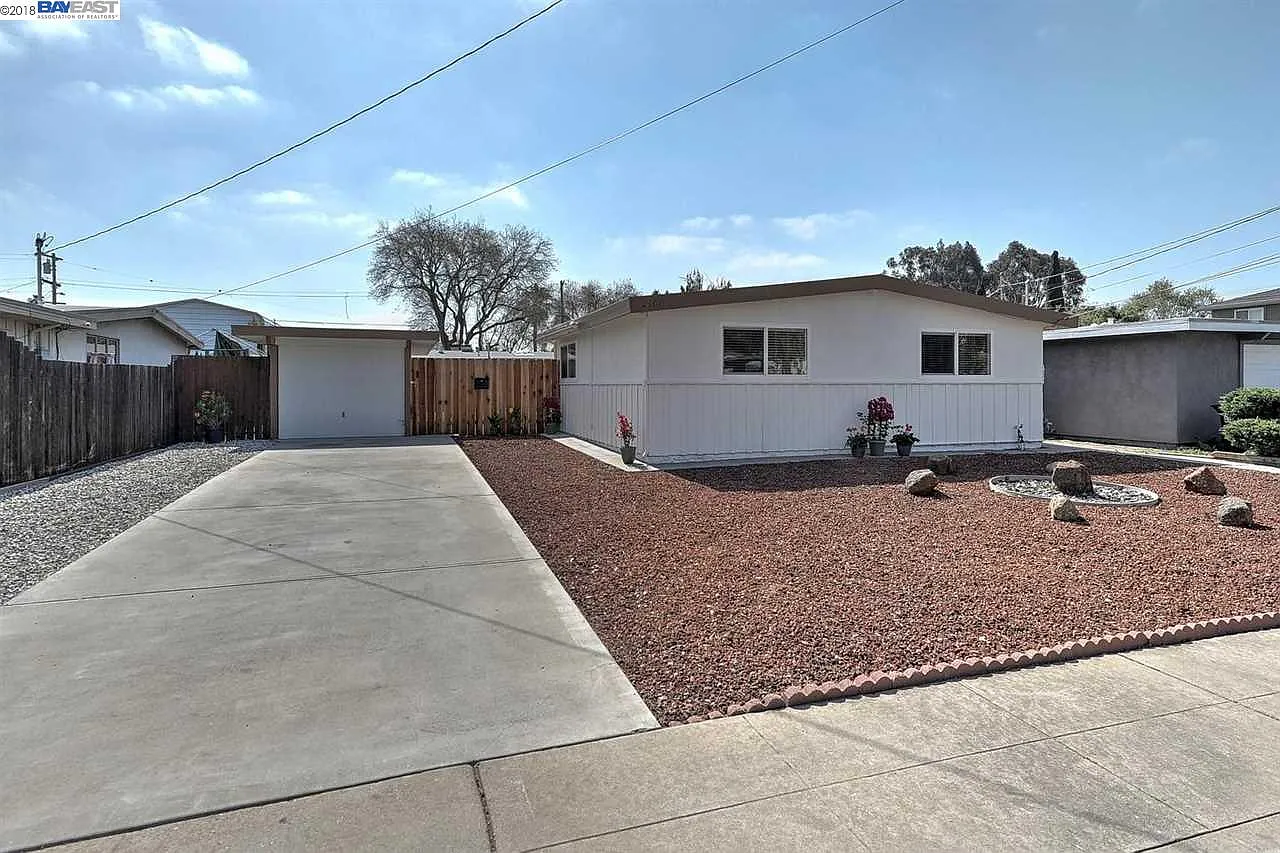 4766 Hazelwood Ave photo 1