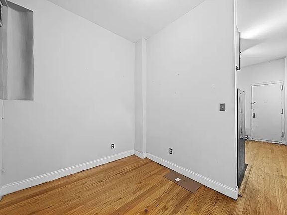 4th image of 99 Perry St APT 1C